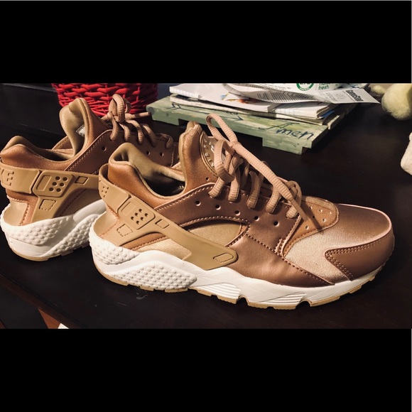 nike air huarache gold rose